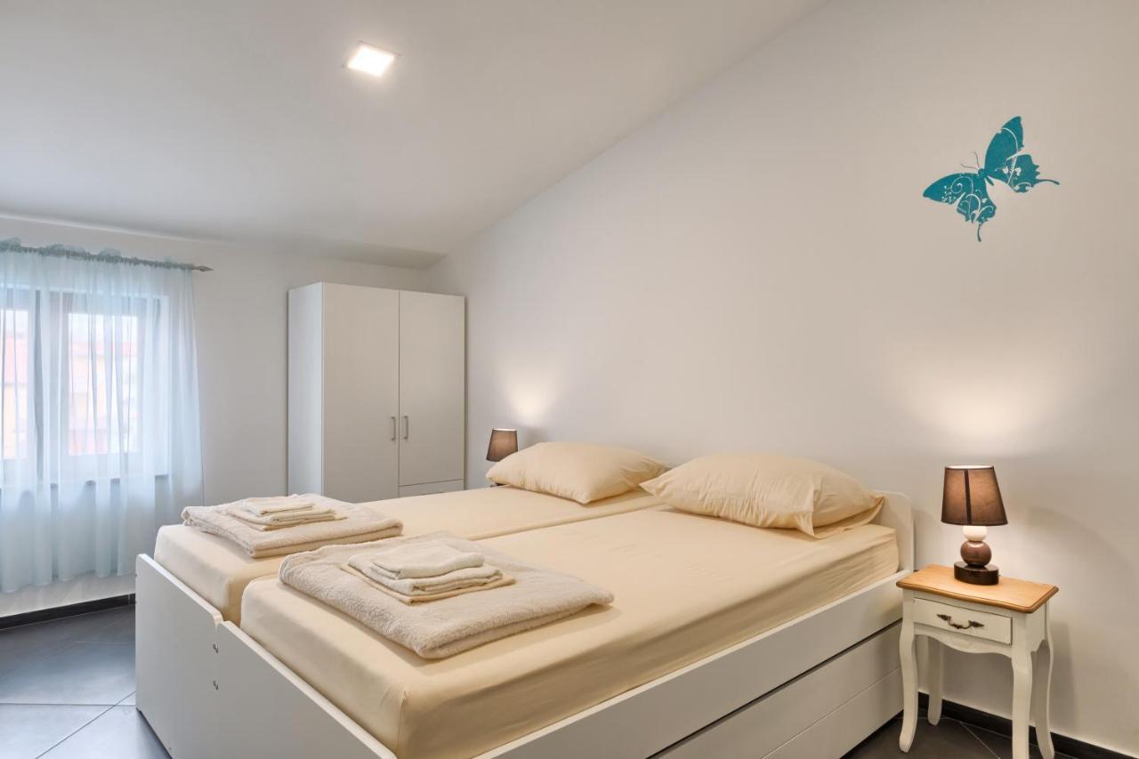 Apartments Ines プーラ エクステリア 写真