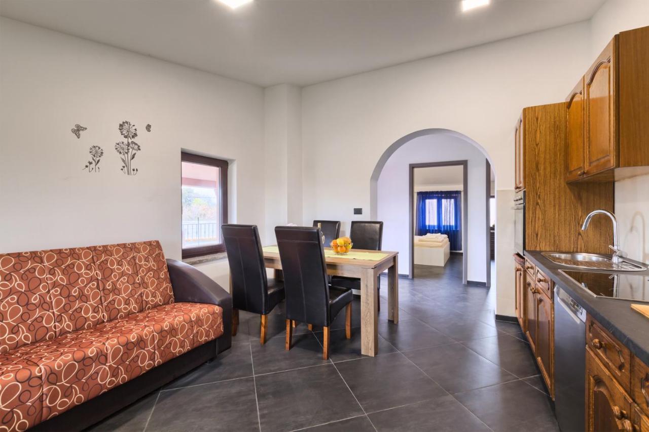 Apartments Ines プーラ エクステリア 写真