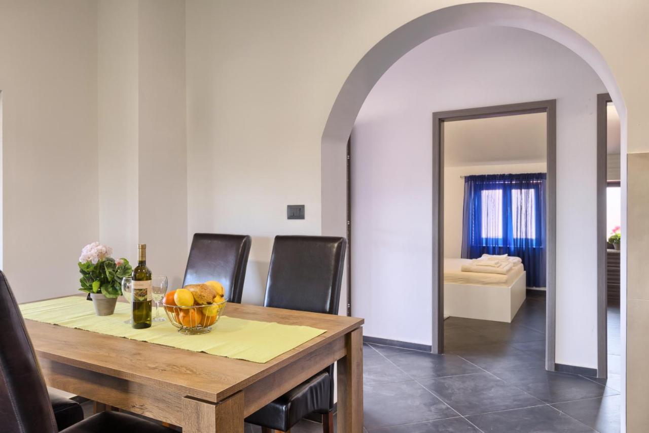 Apartments Ines プーラ エクステリア 写真