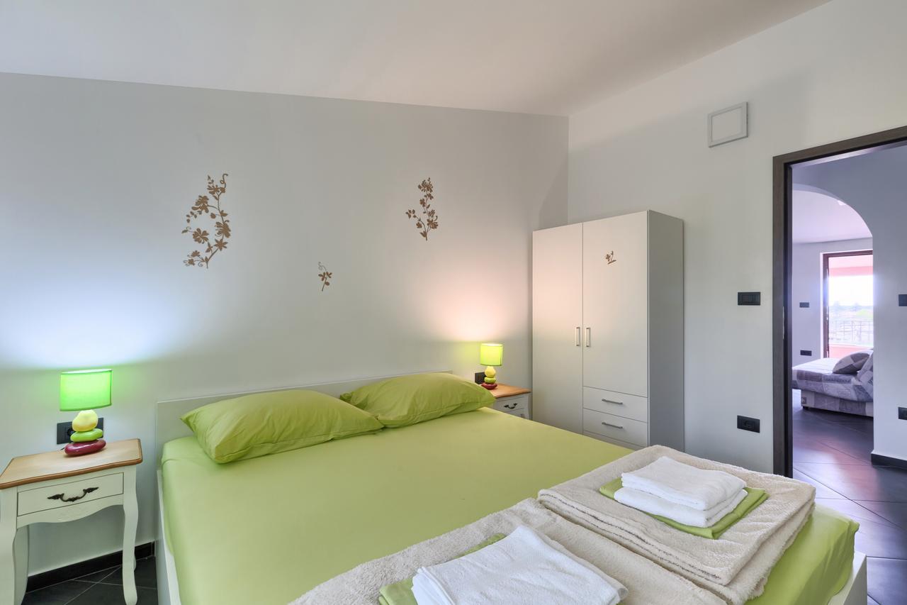Apartments Ines プーラ エクステリア 写真